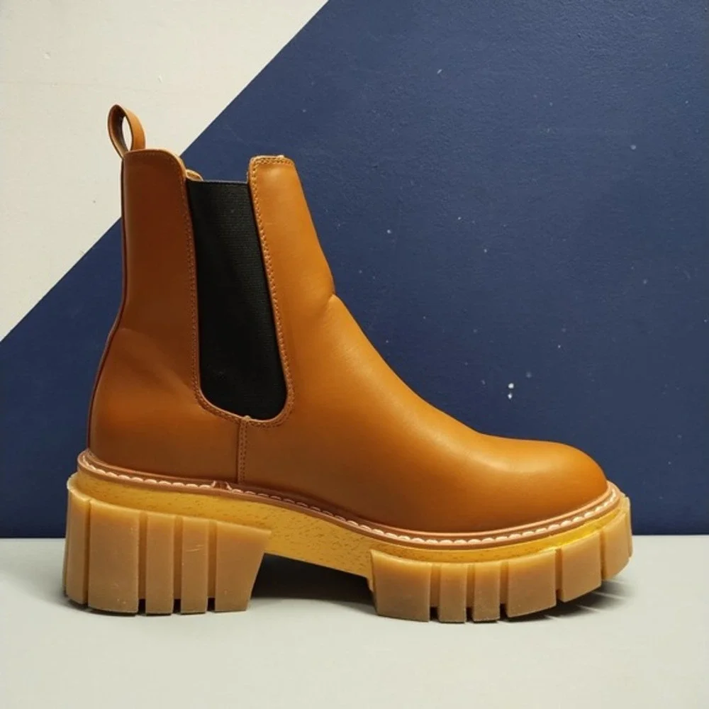 Madden Girl Phoebee Lug Chelsea Boots Mens US 9.5M Brown Round Toe Ankle Pull On